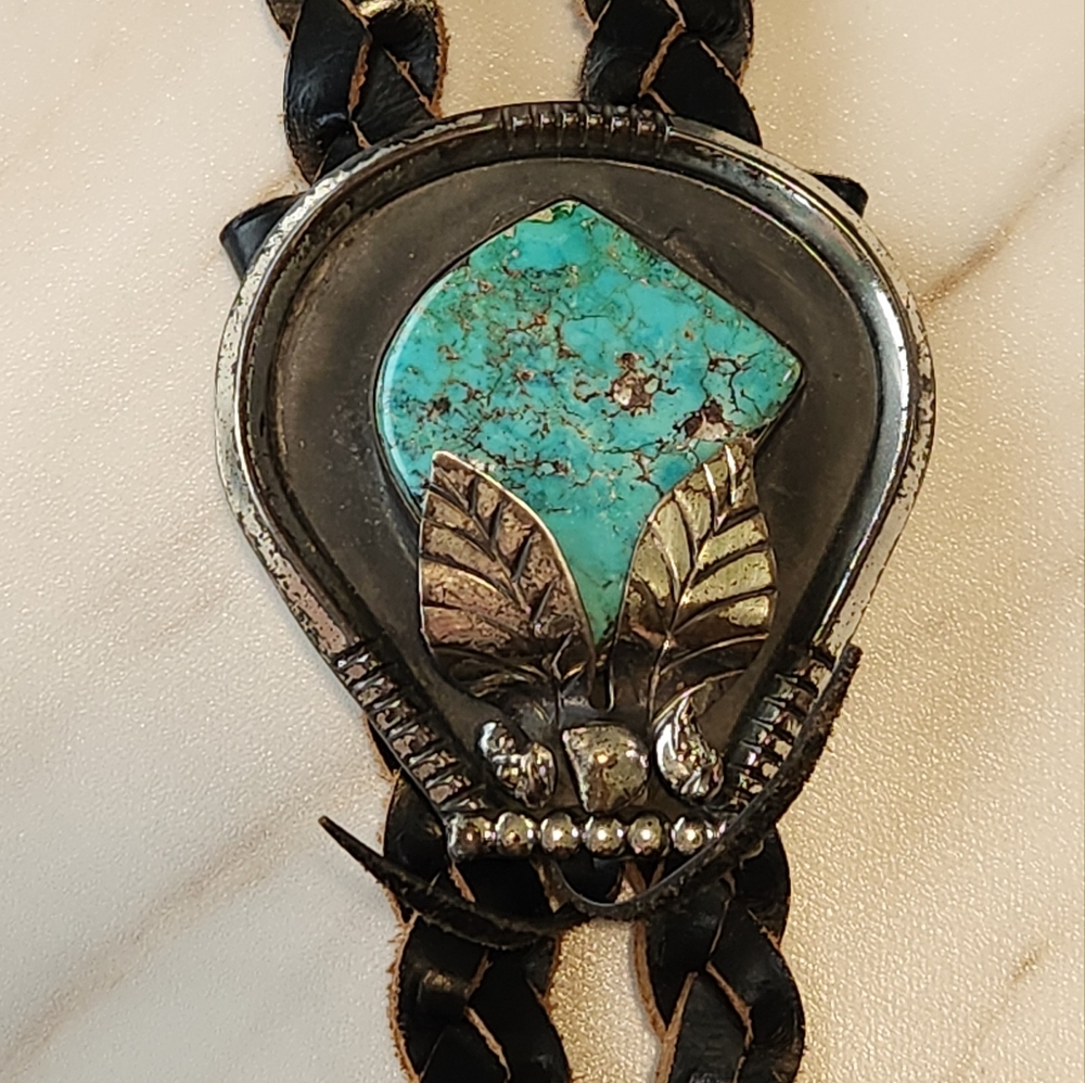 Vintage Sterling Silver & Turquoise Bolo Tie – Handcrafted Southwestern Style - Picture 5 of 9